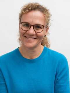 Liane Neubert - Geschäftsführerin Telefon: 030/ 82 99 98 1481 oder Mobil: 0176/ 10179 246 liane.neubert@lebenshilfe-berlin.de Liane Neubert - Geschäftsführerin Telefon: 030/ 82 99 98 1481 oder Mobil: 0176/ 10179 246 liane.neubert@lebenshilfe-berlin.de