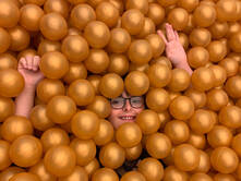 Maya im Selfie-Museum 