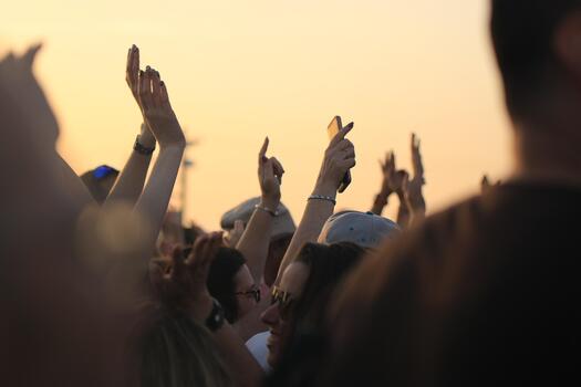 Konzert, Handy filmen, Foto: Orna auf Pixabay