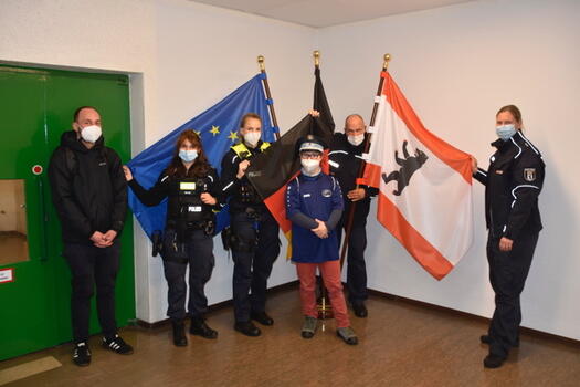 Noah bei der Polizei, Foto: privat