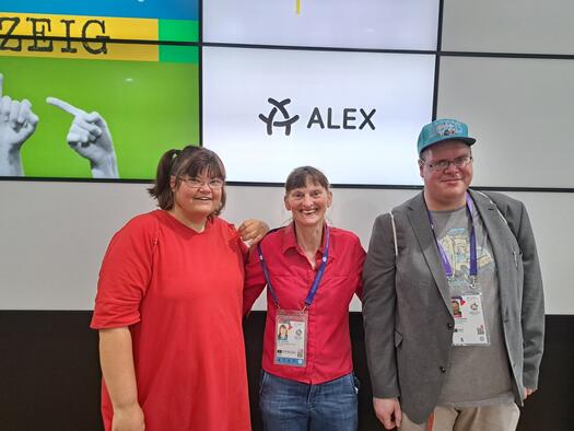 Katzenauge, Maya und Dave bei Alex TV