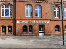 Die Lukas-Buchhandlung eröffnet.
