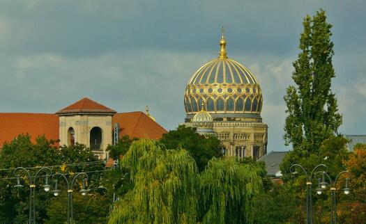 Synagoge, Bild von cocoparisienne auf Pixabay