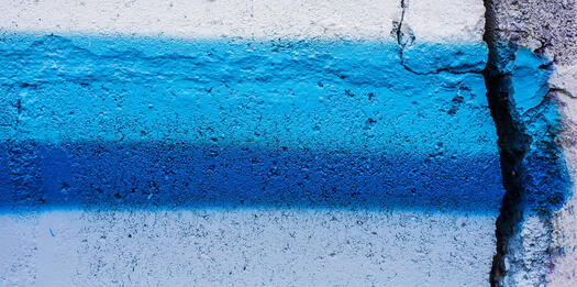 blau weiße Wand, Foto: Street Donkey auf Pixabay