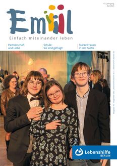 Der Titel zeigt drei junge Menschen (Foto: Dennis Lenz)