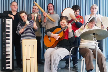 Das Hausorchester der Tagesförderstätte Neukölln (Foto: C. Müller-Zurek)