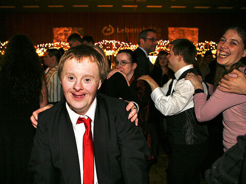 Der Lebenshilfe Ball - Tradition seit 1990 (Foto: Matthias Heinzmann)