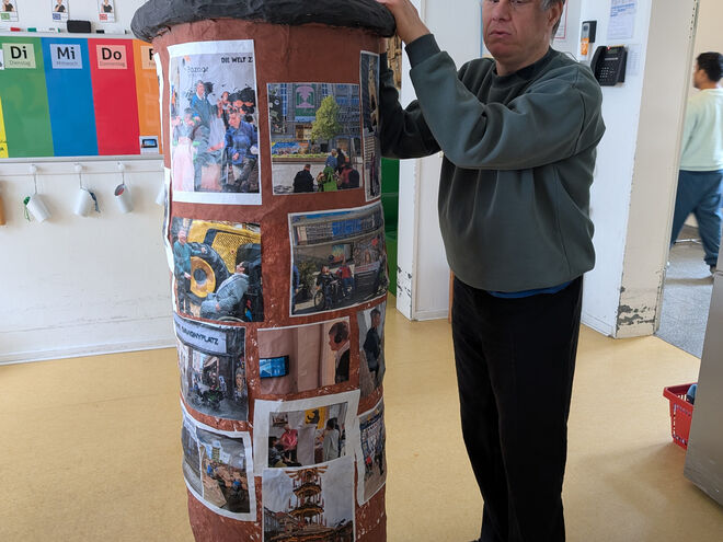 Gruppe 4: Litfaßsäule fertigstellen. Gruppe 4: Litfaßsäule fertigstellen.