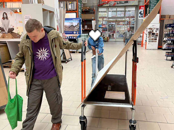 Gruppe 7: Projekteinkauf im Bauhaus.