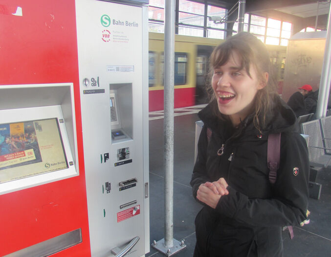 Gruppe 1: Mit der S-Bahn zum BVG Kundenzentrum.