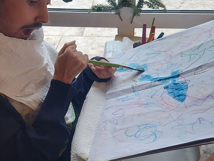 Gruppe 9: Wir gestalten Bilder zur Dekoration.