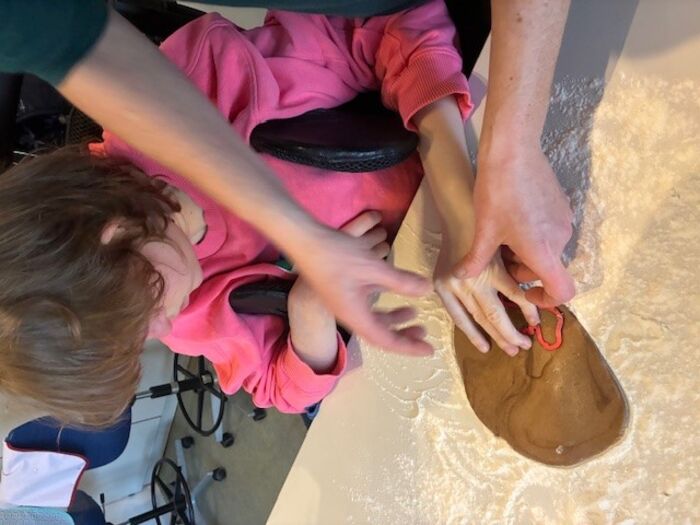 Gruppe 2: Dinokekse backen.