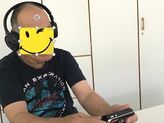 Gruppe 5: Musik hören bringt uns zum Lächeln. Gruppe 5: Musik hören bringt uns zum Lächeln.