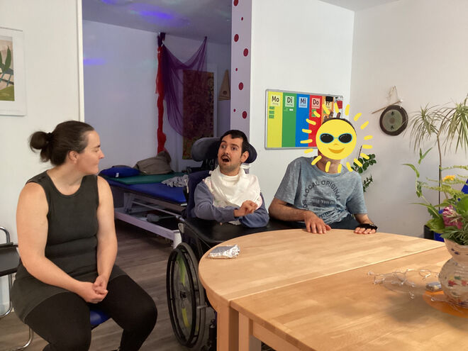 Gruppe 9: LeBiKo-Projekt 24-25 Abschluss gemeinsam singen. Gruppe 9: LeBiKo-Projekt 24-25 Abschluss gemeinsam singen.